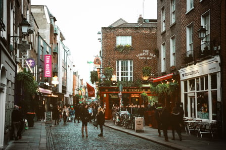 ireland-scotland-vacation-pub-bar