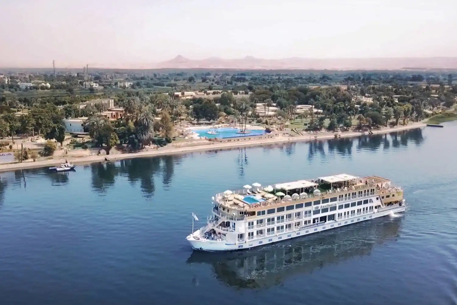 AmaDahlia_Exterior